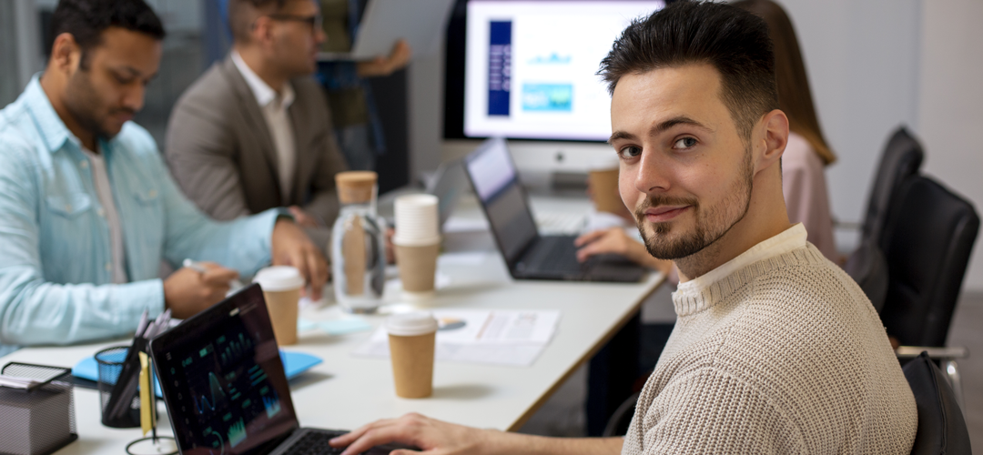Valorisez votre expérience commerciale B2B avec une franchise performante